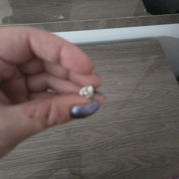 Earring Set - Picture 9 of 12